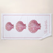Kastenrosa Muscheln auf Personalisiertem Weiß Strandtuch (Vorderseite)