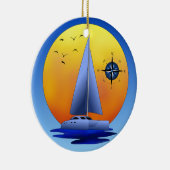 Katamaran-Segelboot und Kompass-Rose Keramikornament (Rechts)