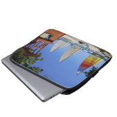 Katamaran und Leibwächter-Stand auf Strand Laptopschutzhülle (Vorne Knopf)