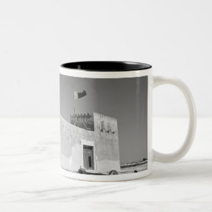 Katar, Al Zubarah. Al-Zubarah-Fort (erbaut 1938) h Zweifarbige Tasse