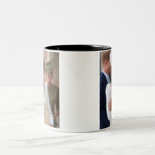 Kate Middleton und Prince Louis Zweifarbige Tasse (Mittel)