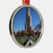 Kathedrale des Lernens der Universität von Ornament Aus Metall (Rechts)