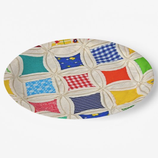 Kathedrale Fensterrahmen Pappteller (Schrägansicht)