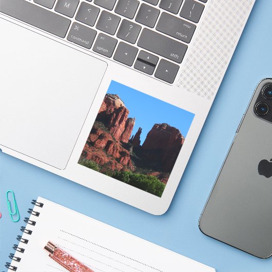 Kathedrale Rock in Sedona Aufkleber (Laptop mit iPhone)