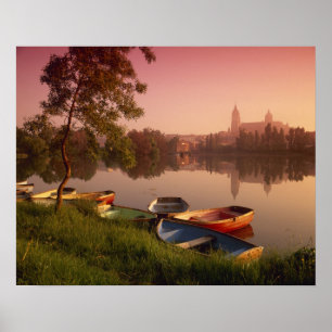 Kathedrale und Fluss Tormes, Salamanca, Kastilien Poster