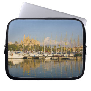 Kathedrale und Marina, Palma, Mallorca, Spanien Laptopschutzhülle