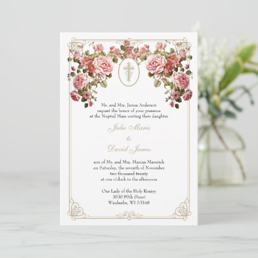 Katholische HochzeitGold-Kreuz-Rose Einladung (Stehend Vorderseite)