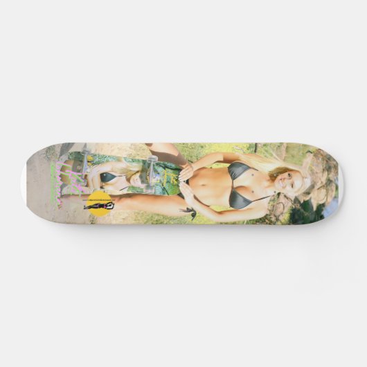 Katie Lohmann "Vücut " Skateboard (Horizontal)