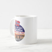 Katies ER-Button-Design Kaffeetasse (Vorderseite Links)