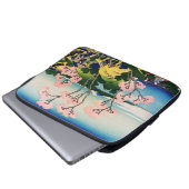 Katsushika Hokusai - Gotenyama, Tokaido, Shinagawa Laptopschutzhülle (Vorne Knopf)