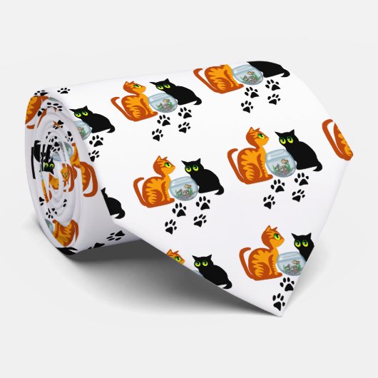 Kätzchen am Spiel Krawatte (Gerollt)