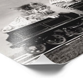 Kätzchen auf einem Zug Fotodruck (Ecke)