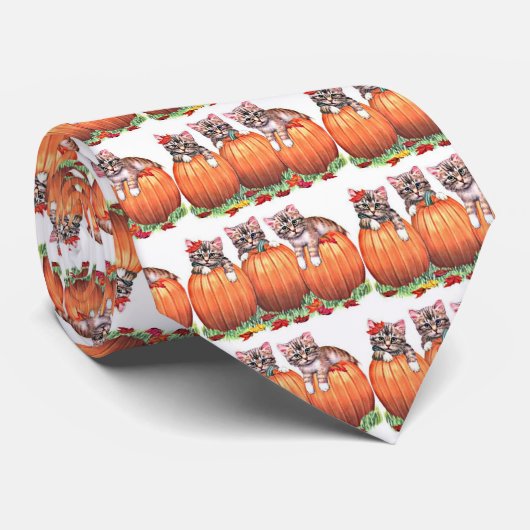 Kätzchen auf Kürbis zu Halloween Krawatte (Gerollt)