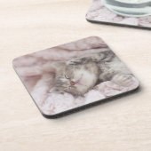 Kätzchen, das auf Tuch schläft Getränkeuntersetzer (Linke Seite)