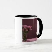 Kätzchen, das Vase Rosen betrachtet Tasse (VorderseiteRechts)