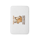 Kätzchen, die eine Maske trägt, die für sein erste Badematte (Vorderseite Vertikal)