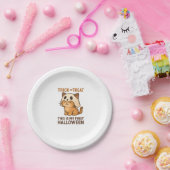 Kätzchen, die eine Maske trägt, die für sein erste Pappteller (Party)