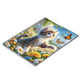 Kätzchen im Blumengarten jagen Notizblock (Linke Seite)