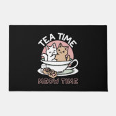 Kätzchen im Pokal knuddeln - Adorable Tea Time Fußmatte (Vorderseite)