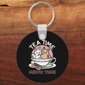 Kätzchen im Pokal knuddeln - Adorable Tea Time Schlüsselanhänger (Vorderseite)