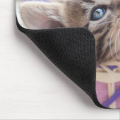 Kätzchen in einem Korb Mousepad (Ecke)