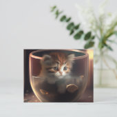 Kätzchen in einem transparenten Teacup - Katzenpos Postkarte (Stehend Vorderseite)