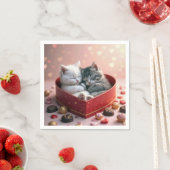 Kätzchen in einer Kiste mit Herzknudeln Serviette (Beispiel)