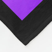 Kätzchen in einer Pandahut Decke (Ecke)