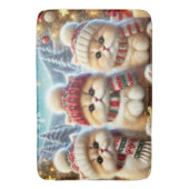 Kätzchen in festlicher Weihnachtsdekoration und Sc Badematte (Vorderseite Vertikal)