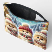 Kätzchen in festlicher Weihnachtsdekoration und Sc Zubehörtasche (Offen)