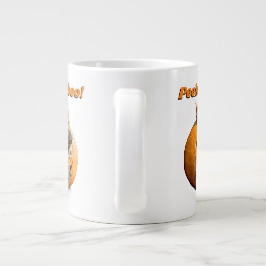 Kätzchen in Jack-o-Lantern Jumbo-Tasse (Rückseite)