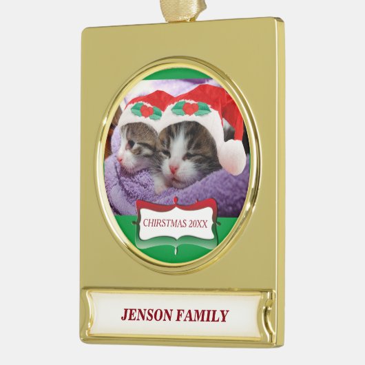 Kätzchen in Weihnachtsmannmützen Weihnachten 20XX  Banner-Ornament Gold (Links)