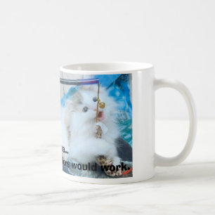 Kätzchen mit den Lippen, sehen, dass MA… ich je Kaffeetasse