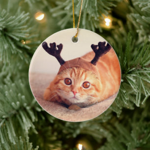 Kätzchen mit einem Weihnachtsrentierhut Keramik Ornament