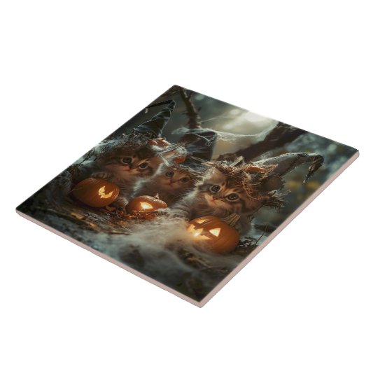 Kätzchen mit Kürbiskins Fliese (Seite)