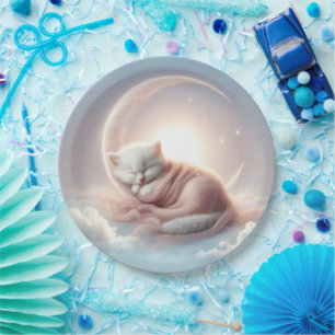 Kätzchen schlafen auf einem Crescent Mond Pappteller