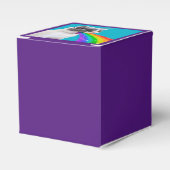 Kätzchen spuckt Regenbogen auf Geschenkschachtel (Vorderseite)