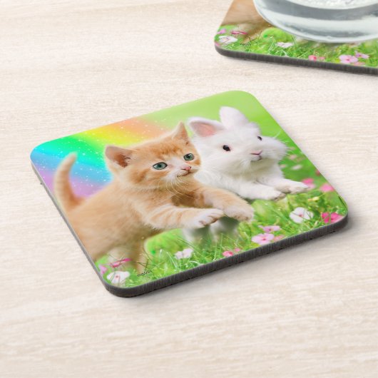 Kätzchen u. Häschen mit Regenbogen Getränkeuntersetzer (Linke Seite)