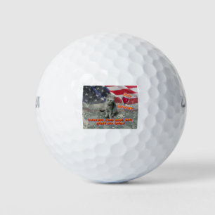 Katze adoptiert Veteranen als lebenslangen Freund Golfball