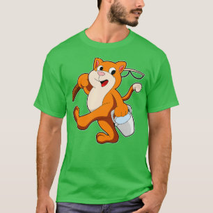 Katze als Angler mit dem Eimer der Angelrute T-Shirt
