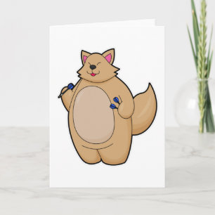 Katze als Dartspieler mit Darts Karte