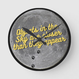 Katze auf dem Mond Runde Wanduhr