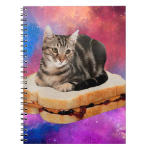 Katze auf einem Brot im Weltraum Notizblock