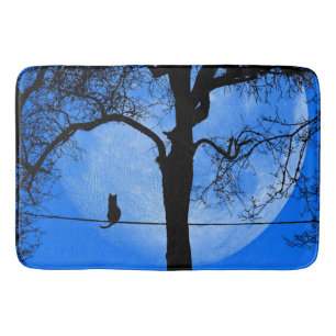 Katze auf einem Wirt Blue Moon Badematte