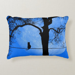 Katze auf einem Wirt Blue Moon Dekokissen