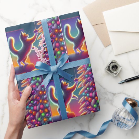 Katze auf Sofa Stehend, um Weihnachtsbaum zu dekor Geschenkpapier (Schenken)