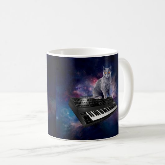 Katze auf Synthesizer im Weltraum Kaffeetasse (VorderseiteRechts)