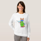 Katze bei Impfung mit Spritze T-Shirt (Vorne ganz)