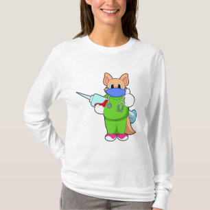 Katze bei Impfung mit Spritze T-Shirt