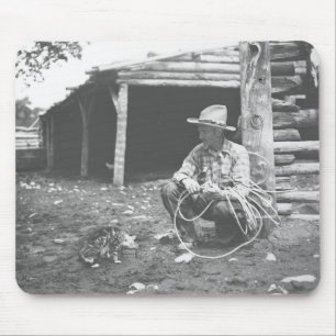 Katze, die aus einem Kaffee Can. heraus isst Mousepad